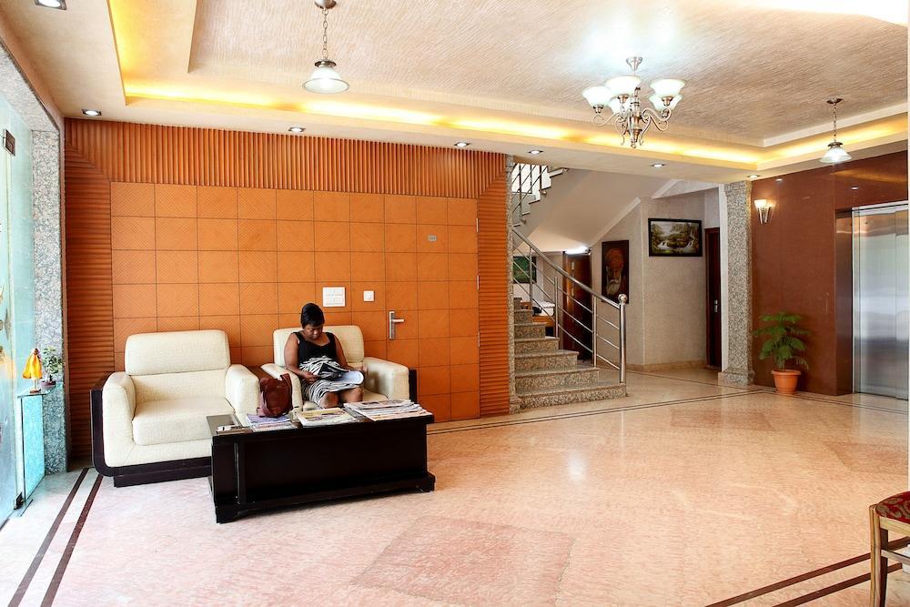 ניו דלהי Indira International Inn מראה חיצוני תמונה