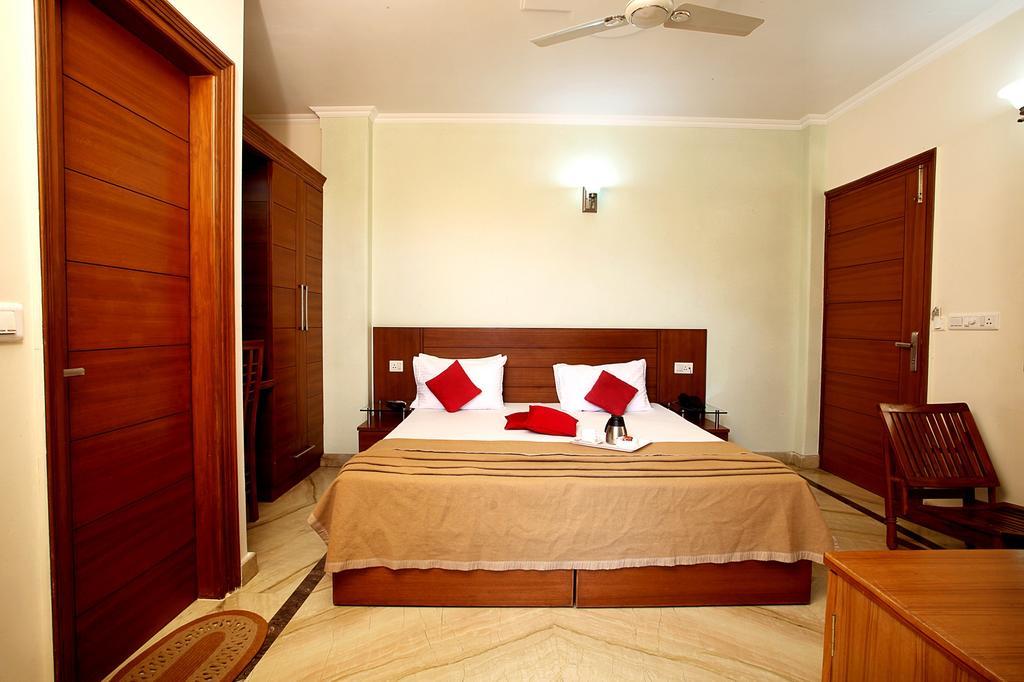 ניו דלהי Indira International Inn מראה חיצוני תמונה