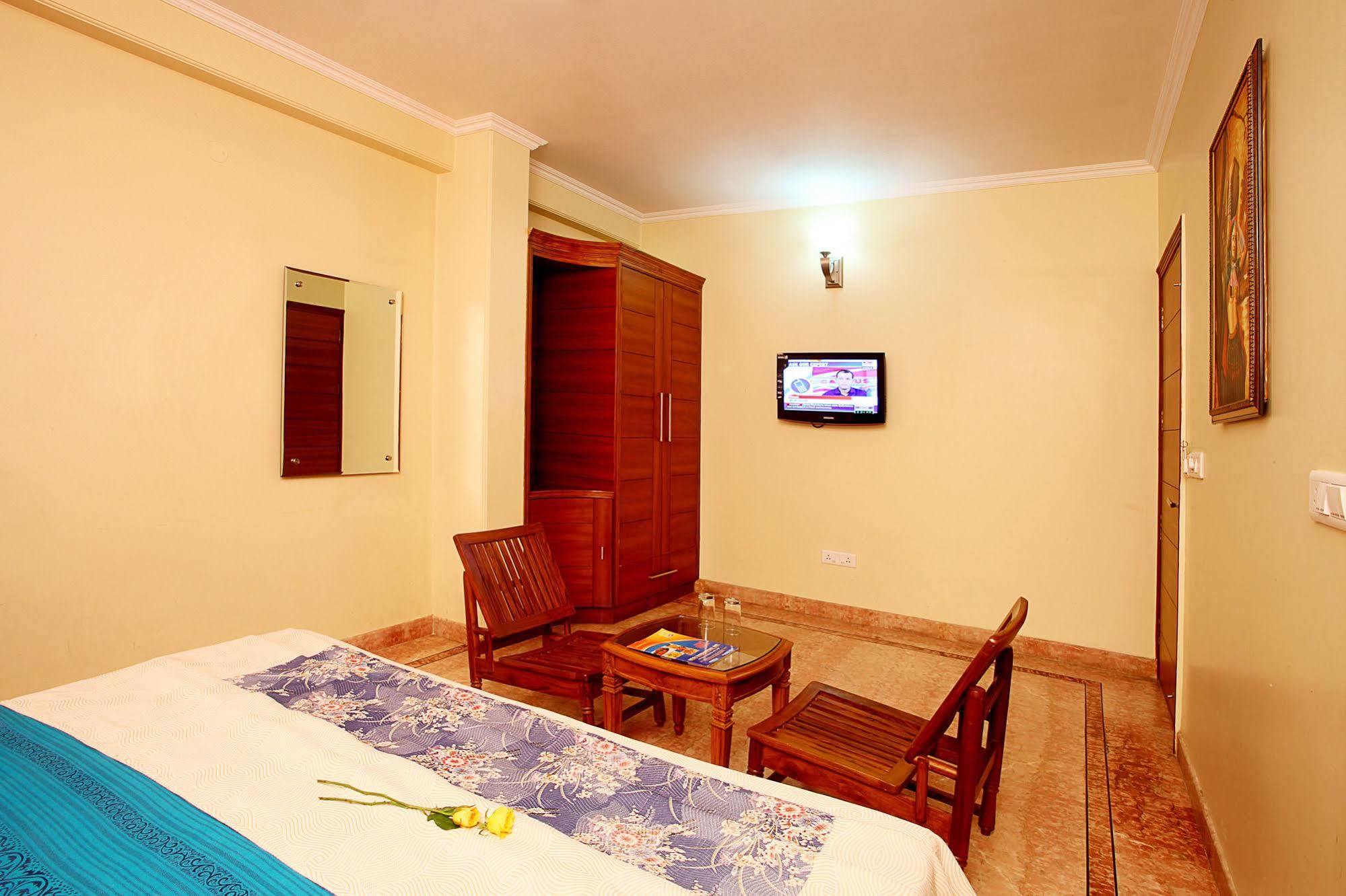 ניו דלהי Indira International Inn מראה חיצוני תמונה