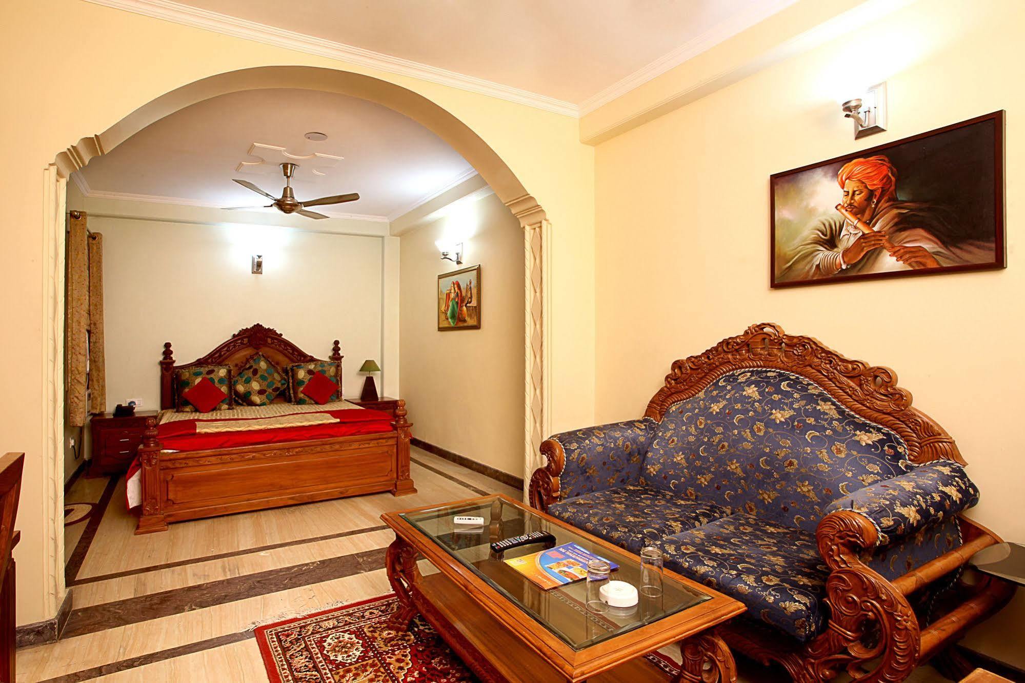 ניו דלהי Indira International Inn מראה חיצוני תמונה